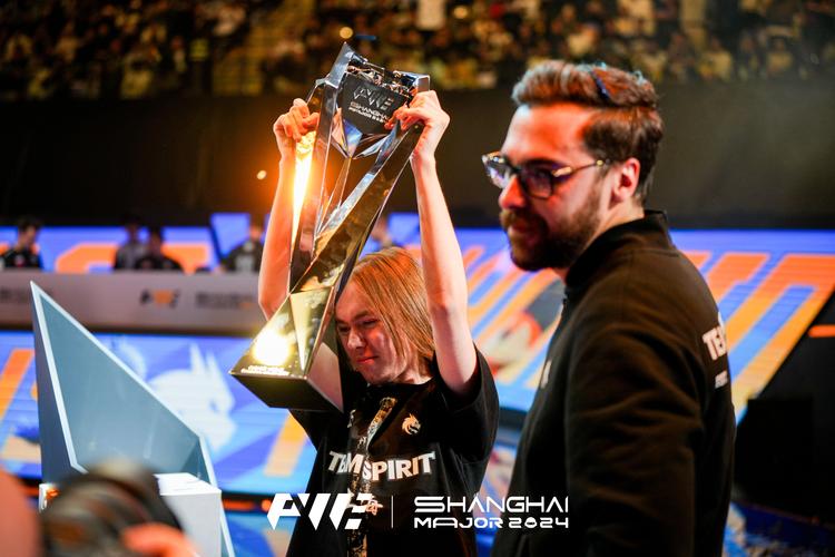 WBGvsLNG数据前瞻：Tarzan全面碾压Weiwei，WBG多项数据领先LNG